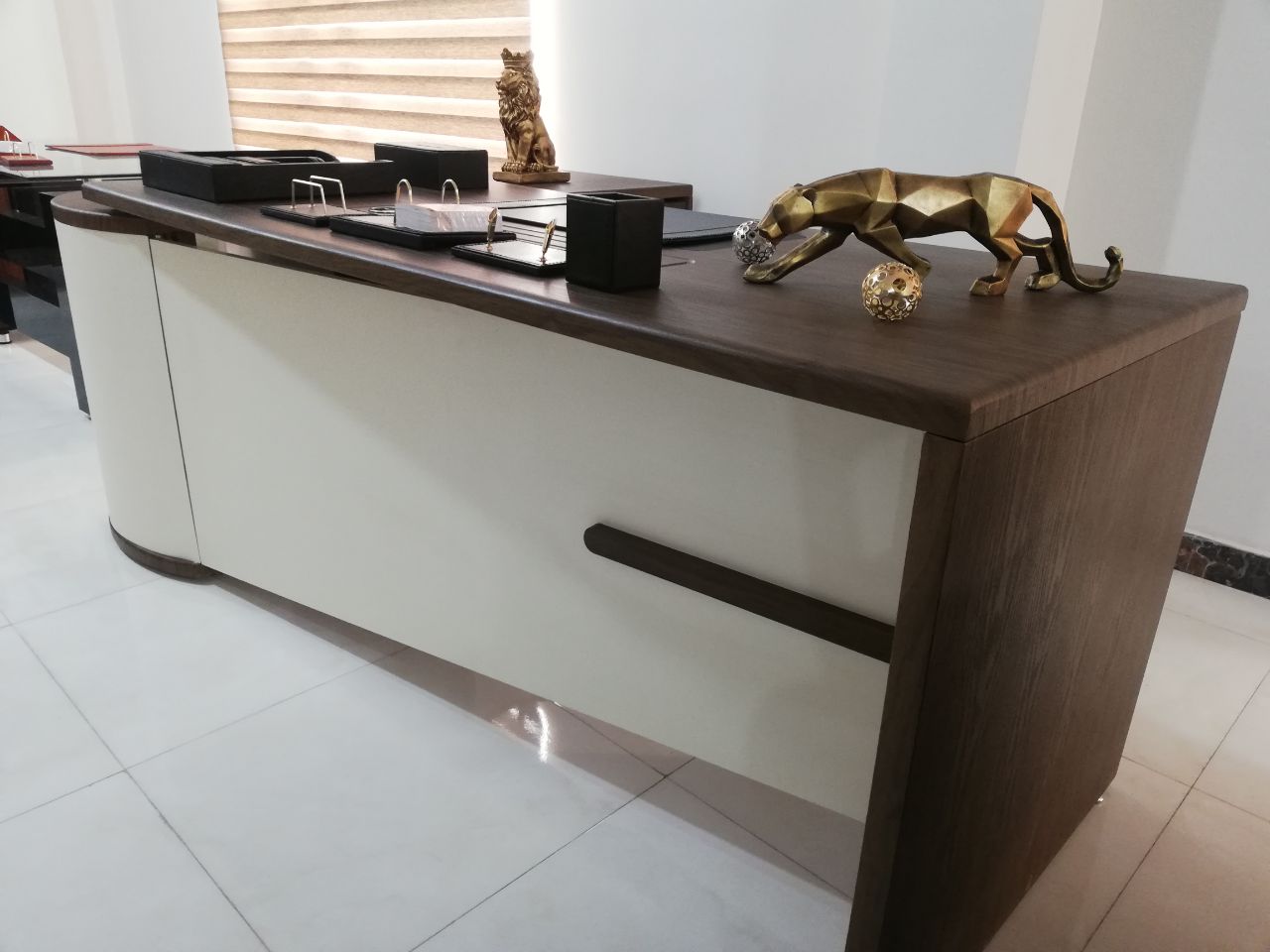 میز مدیریت وکیوم کد M110